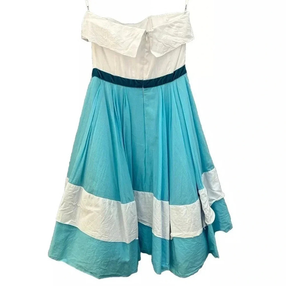 Vintage Betsey Johnson White and Blue Flower Appliqué 1950’s Dress. Size 6 - Picture 3 of 3